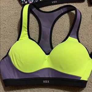 5 Victoria’s Secret sports bras size 32B